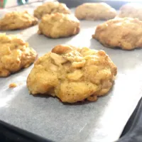 アップルスパイスクッキー🍎🍪

スパイスにジンジャーとシナモンを使って見ました😋
食べる時にりんごの量は少なめでしたあまり感じなかったが次回にもっと多めに入れようと🤔|momchefさん