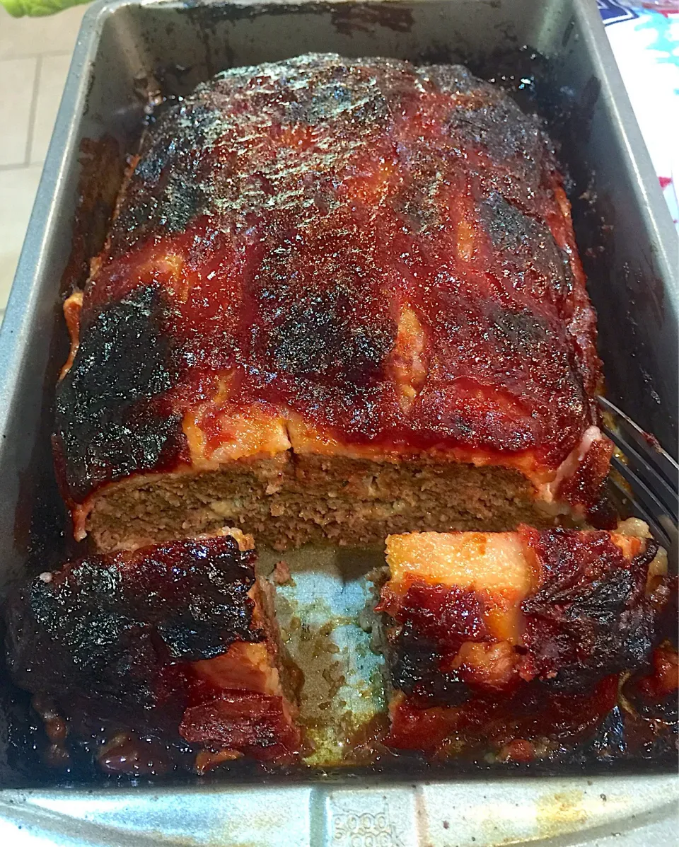 Best Classic Meatloaf Layered with Bacon  🥓|Alma's Home Kitchenさん