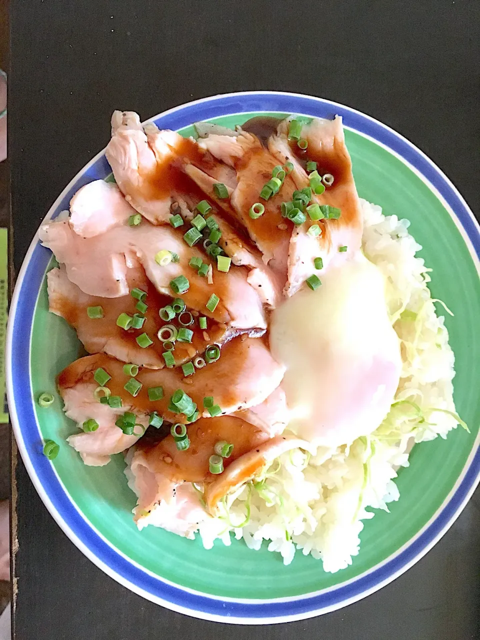 サラダチキンと温玉でカフェ風親子丼|渡辺 努さん