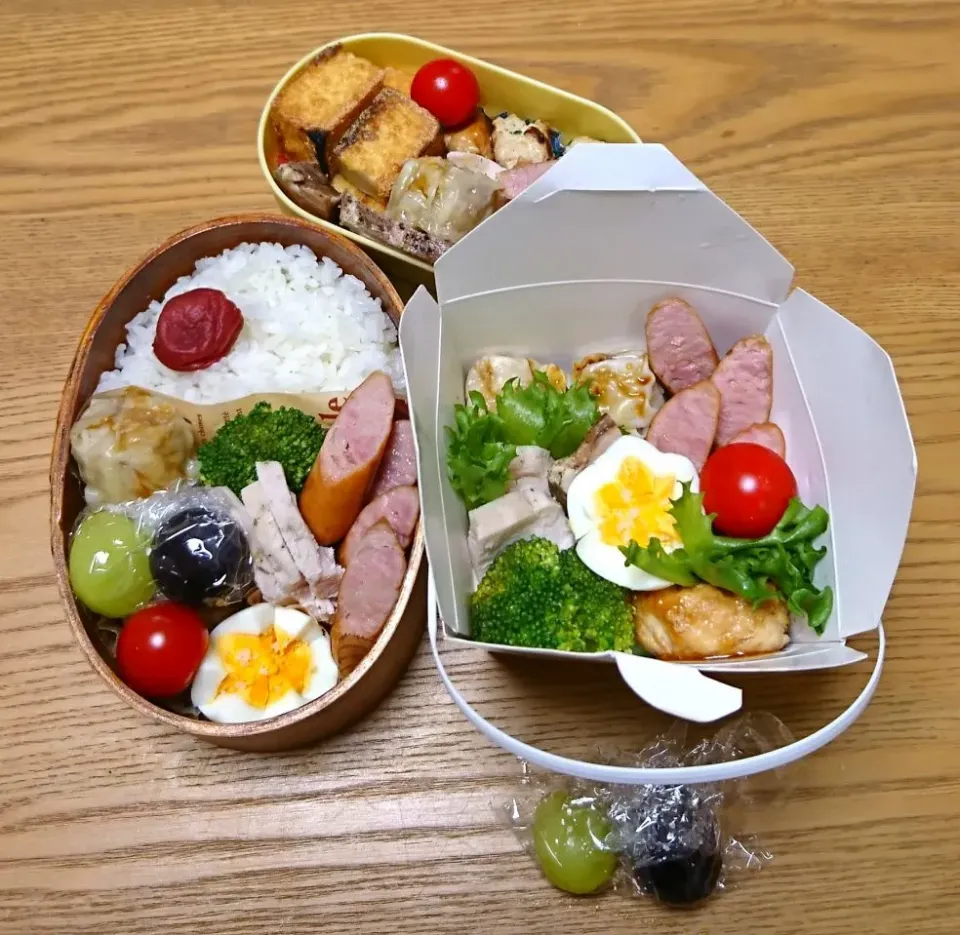 Snapdishの料理写真:『お弁当３人分 お嬢はデリ風 単なる容器使い捨て😅』|seri-chanさん