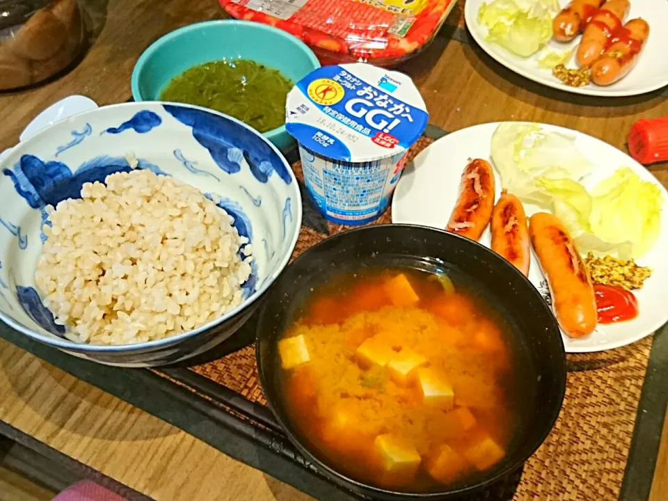 ウィンナーソーセージ&めかぶ&豆腐の味噌汁|まぐろさん