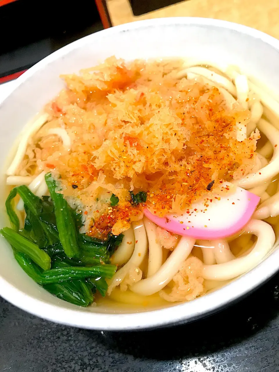 Snapdishの料理写真:たぬきうどん！関西風出汁が美味しいね〜|Tomyさん