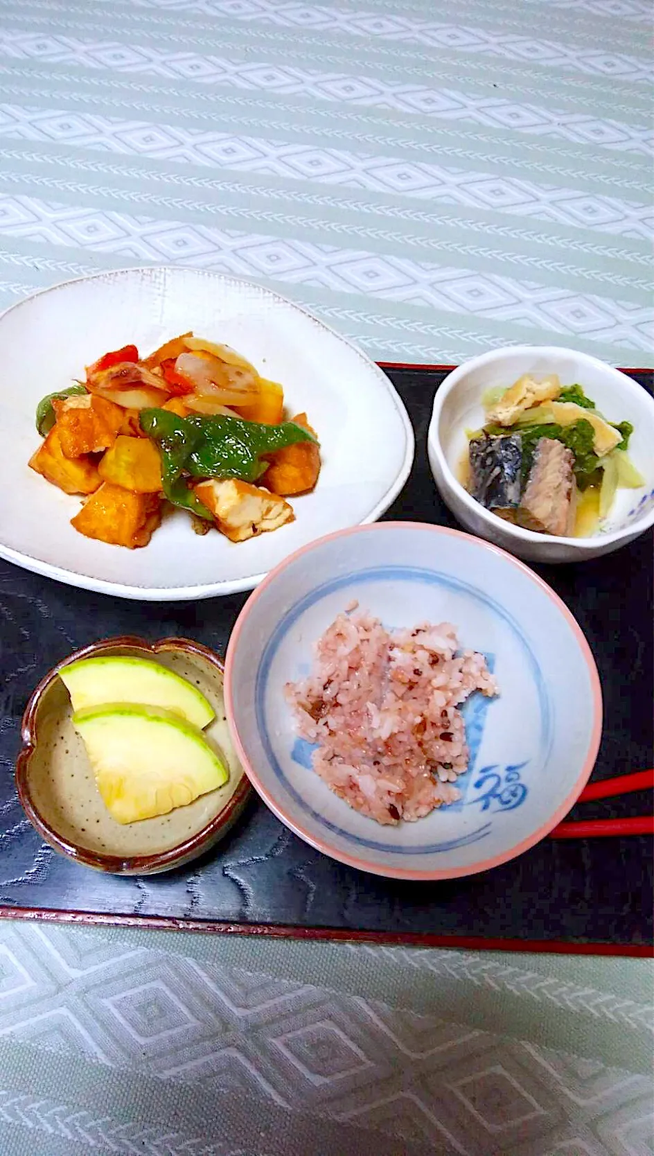 Gママのお昼ごはん🍚さつまいもの酢豚風🍠かぼちゃのぬか漬け|kaoriさん