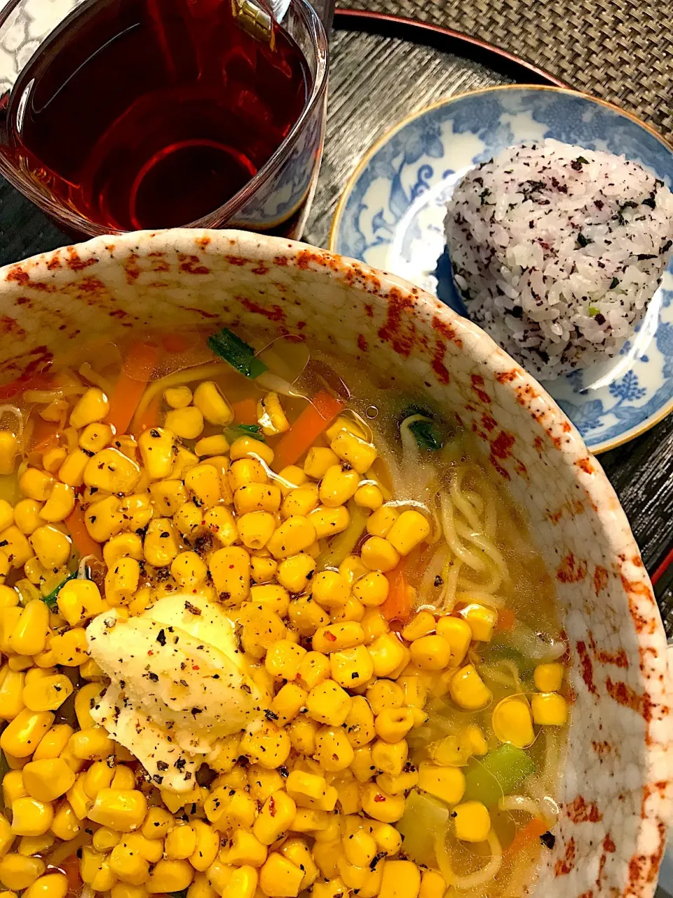 インスタント塩ラーメン🍜オリーブオイルプラス⭐︎|葉っぱのおさらyokomamaさん