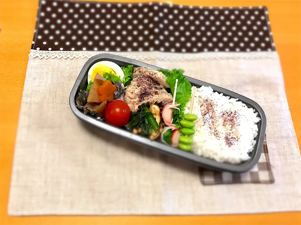 鶏ハム🐓
ゆで卵🥚
筑前煮🥕
ほうれん草椎茸お浸し🍄
ピーマンカニカマベーコン巻き🌀
枝豆ピック😋
🍅🍚|あやこさん