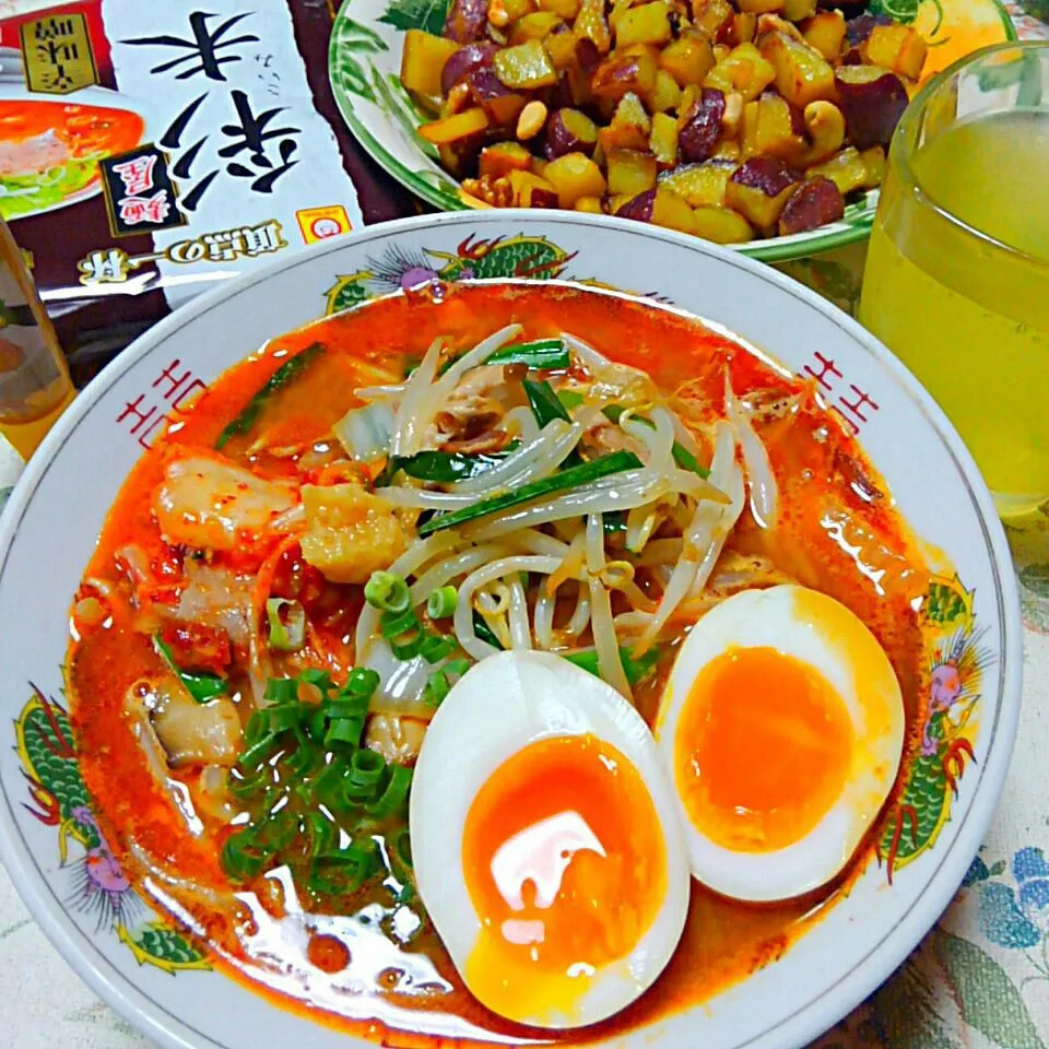 Snapdishの料理写真:札幌の人気店🍜麺屋彩未の辛味噌ラーメン　家庭用|うたかた。さん