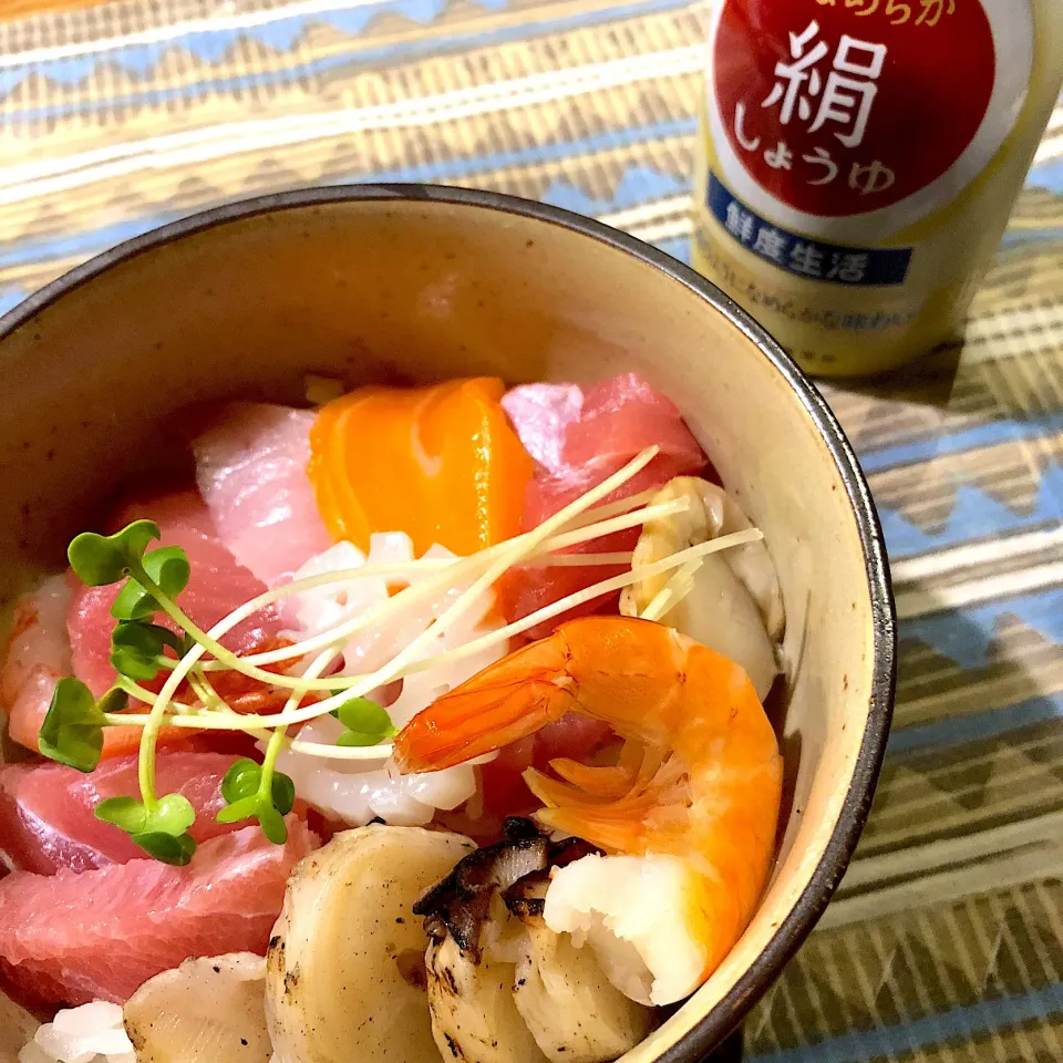 新鮮醤油で海鮮丼|saaaasanさん