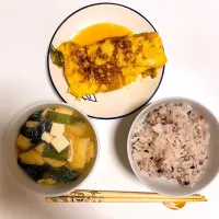 Snapdishの料理写真:味噌汁と五穀米ご飯と卵焼き|なるみさん