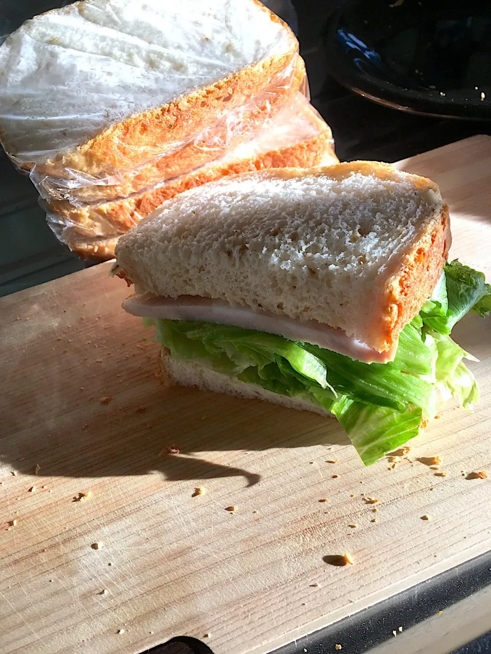 朝焼き甘酒パンでハムサンド🥪ﾟ+｡ﾋｻｼﾌﾞﾘｨ♪(〃´ω`〃)ゞ｡+ﾟ|さくたえさん