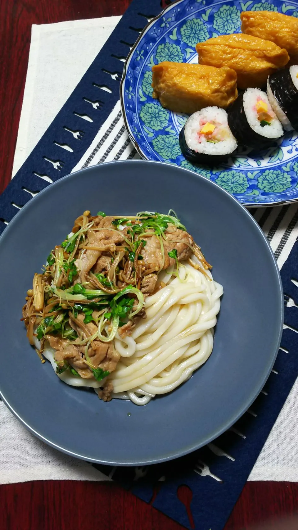 ぶっかけ冷やしうどん
買ってきた助六



 #うどん…  豚肉
カイワレ大根|福島由美子さん