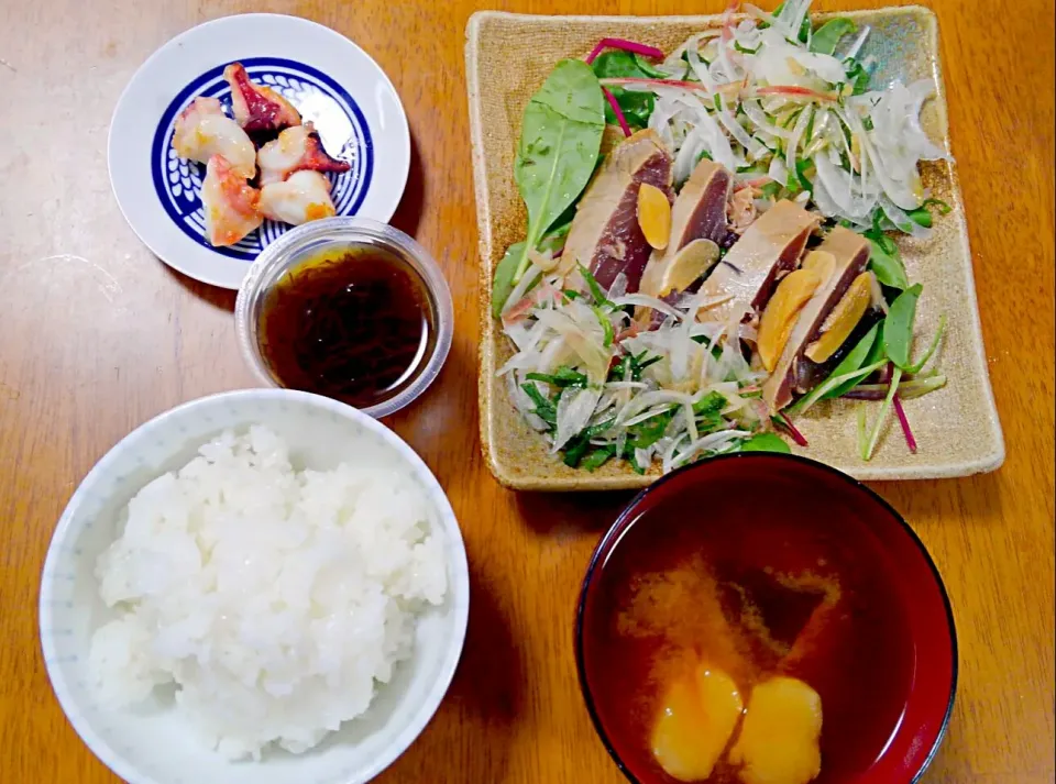 １０月１２日　かつおのにんにく醤油漬け　たこの唐揚げ　もずく　お味噌汁|いもこ。さん