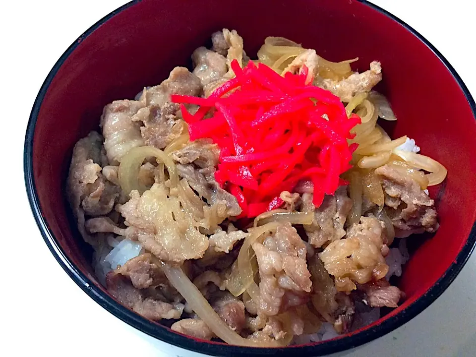 朝から食べ過ぎ💦😂
レンチンで作る牛丼さん😋|アライさんさん