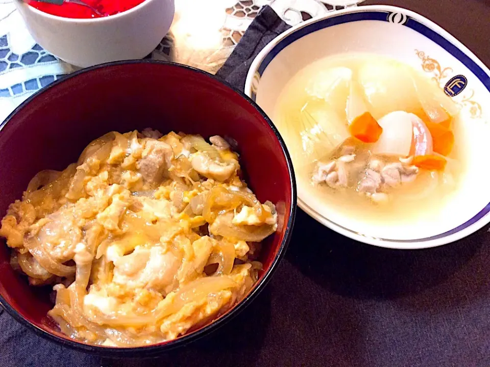 お昼もドン！😂
ふわふわたまごの親子丼🐣|アライさんさん