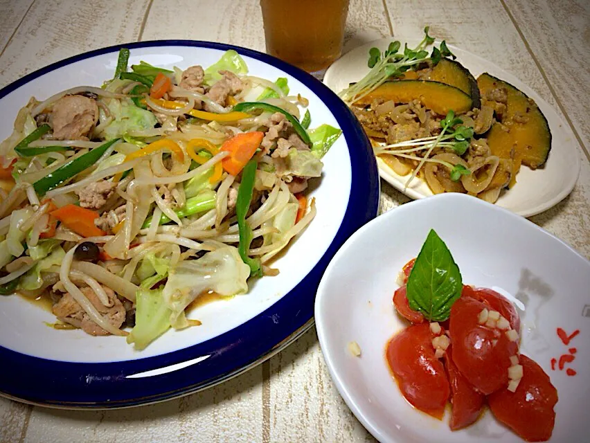 今日の男飯(๑˃̵ᴗ˂̵)スマイルボールを使ったジャーマンかぼちゃ🎃&中華風野菜炒めオイスターソース風味&トマトナムル🍅🎶|ひーちゃんさん