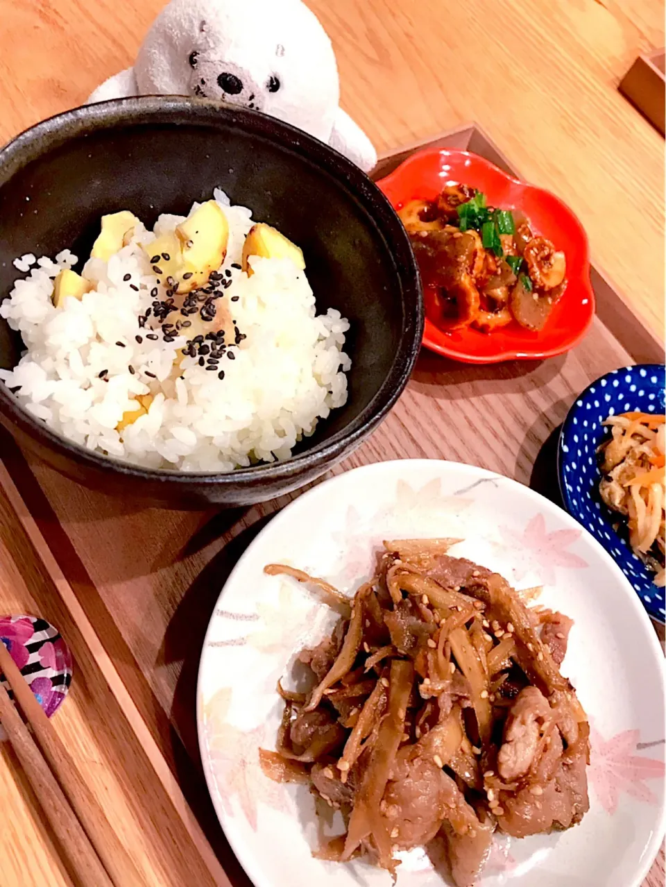 豚と牛蒡のしぐれ煮🐖💕
               ＆
なんちゃって栗ご飯🌰🌱|おーやんさん