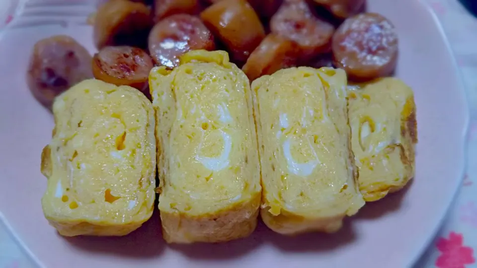 朝ごはんに卵1個で卵焼き🥚🍴|なーさん