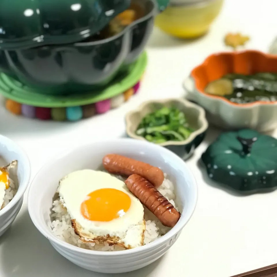 #目玉焼き丼#簡単朝ごはん#ぬか漬け#味噌汁|☆ゆきるん☆さん