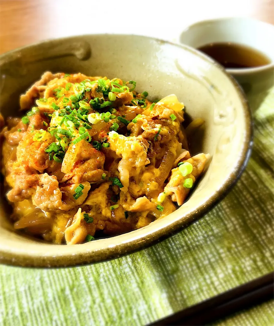 ランチに生姜焼きをリメイクして他人丼✨|ミッチ☆ママさん