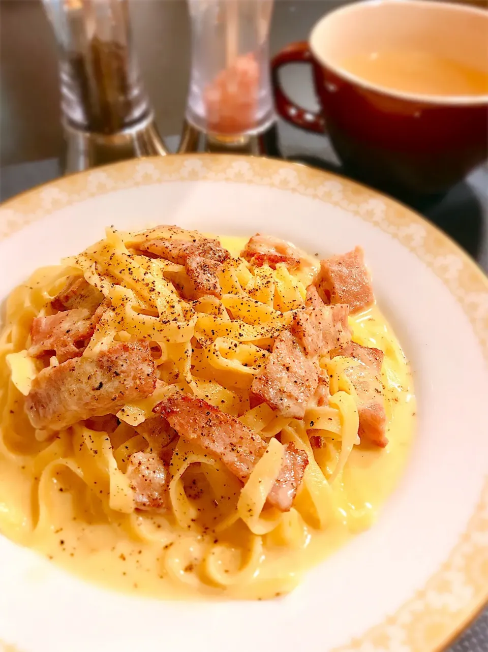 Snapdishの料理写真:生クリーム不要🐄牛乳で作るカルボナーラ🍝|🍎ゆかりんご🍎さん