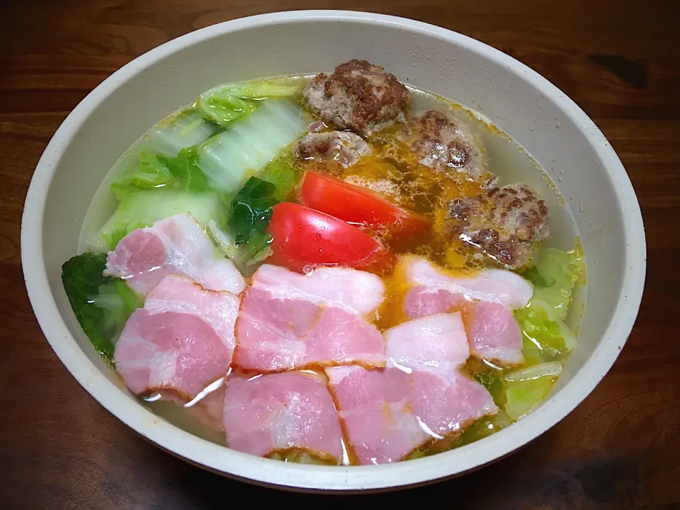 秋のぷちぱ④🐶  ちゃーさんの料理 リピ作ハンバーグ鍋で〆🥘🌹|ぱぴこ家さん