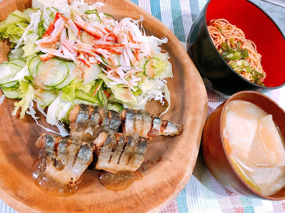 Snapdishの料理写真:🍀秋刀魚の オリーブオイル焼き
🍀水餃子の お味噌汁
🍀娘作 具無し台湾ラーメン|🍀ミィーナ🍀さん