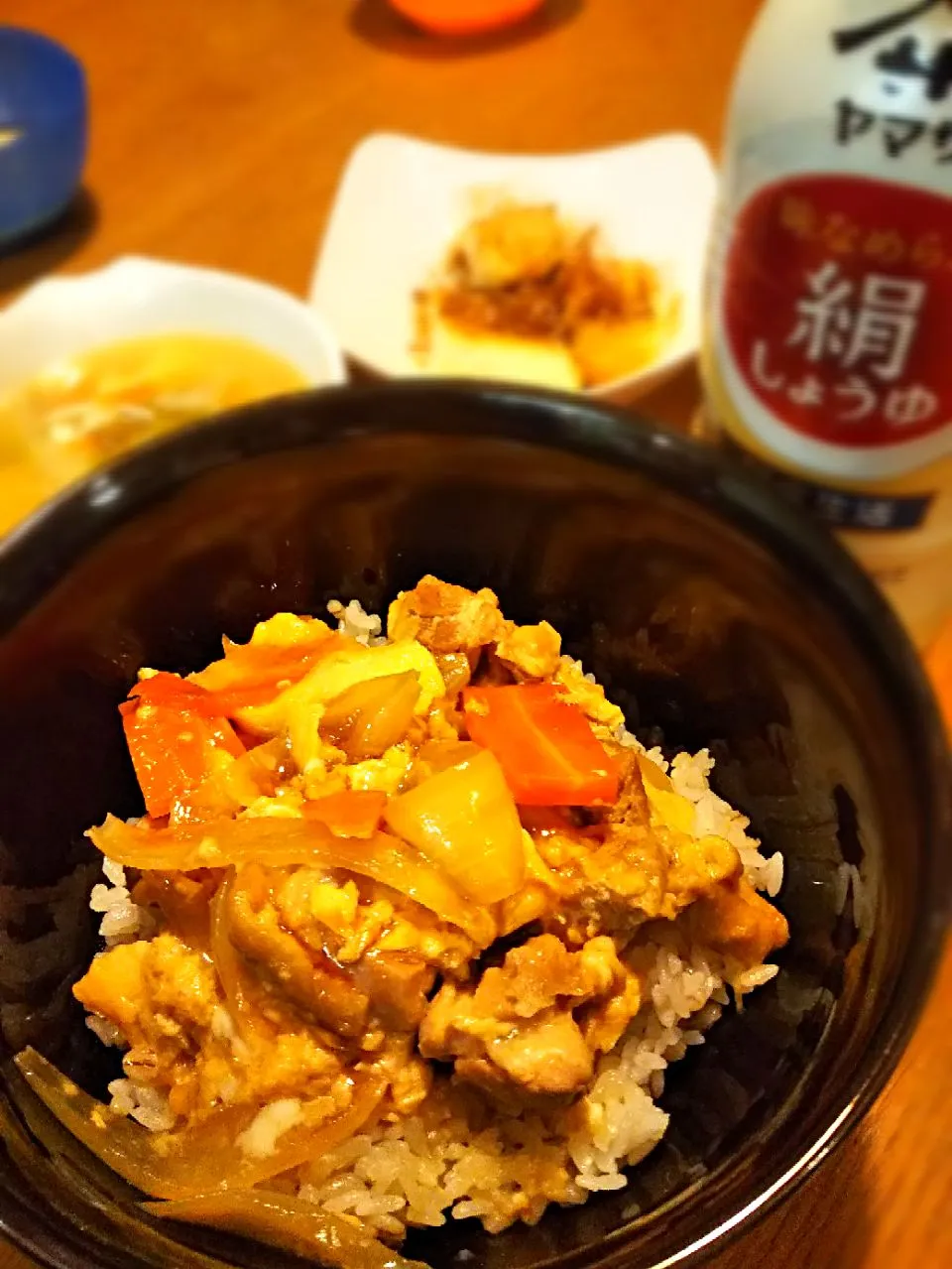 絹しょうゆと甘酒オンリー！追いしょうゆでコクアップした親子丼🐥|まきごろうさん