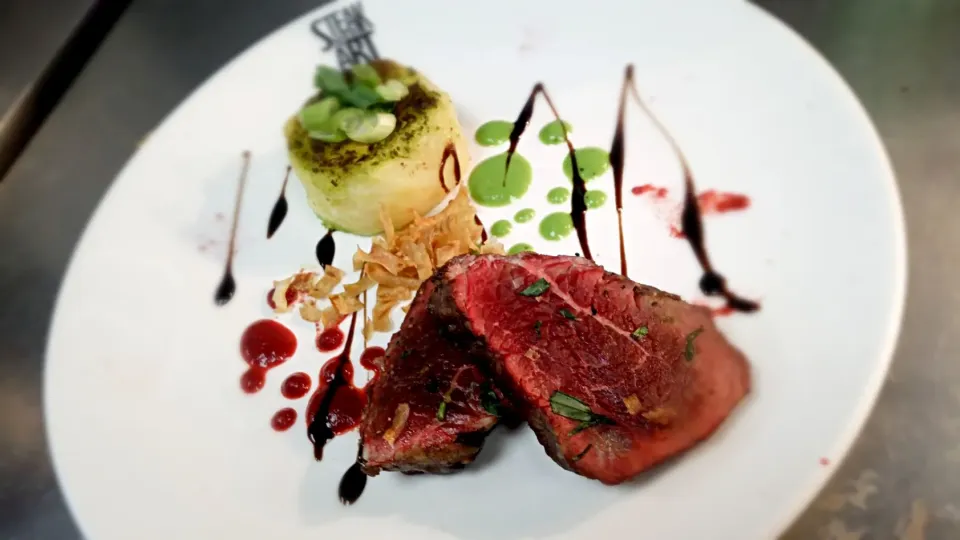 Beef fillet and potatoe fondant|Nick V Mitocさん