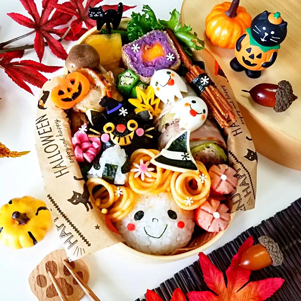 魔女と黒猫のおにぎり👻🎃ハロウィン弁当|ayano.adshさん