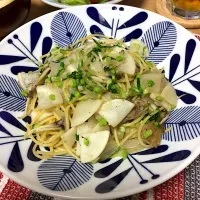 にがくてあまい完全再現〜〜。カブと舞茸のパスタ|ろここさん