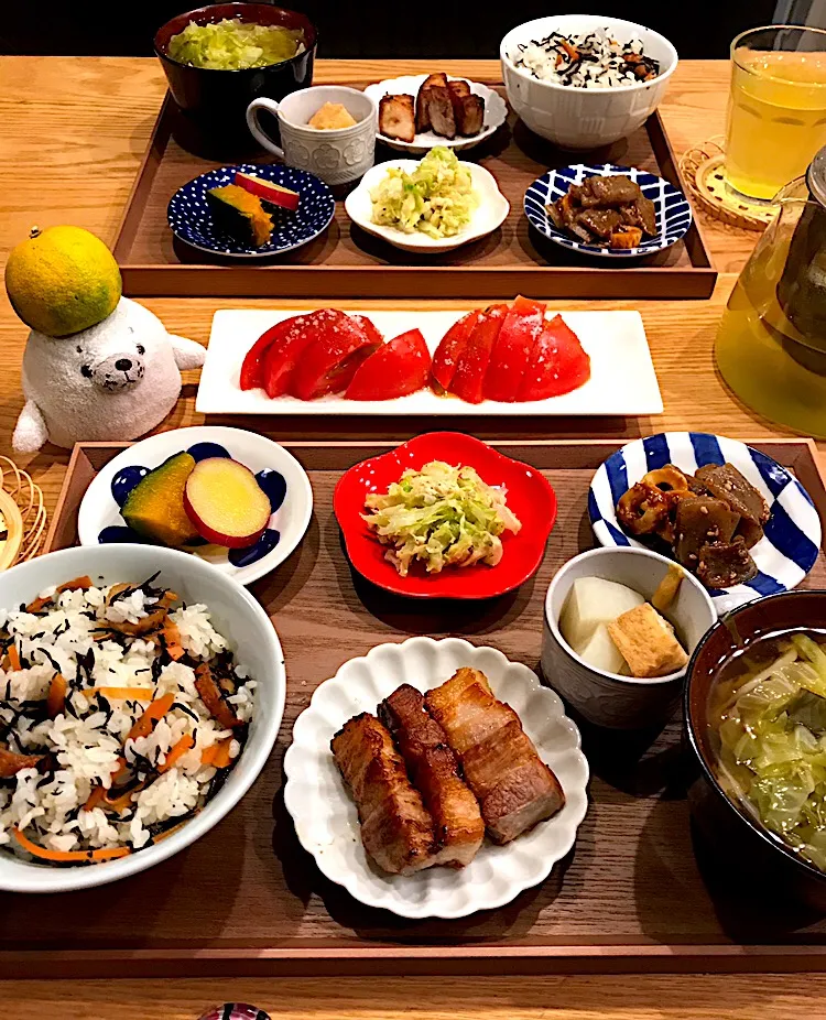 10/16豚バラソテーの晩ご飯🍚🐖             ミニコップにおかず盛ってみたものの           きっとこれエスプレッソとか                 オシャレなん飲む用のやつ🤔笑|おーやんさん