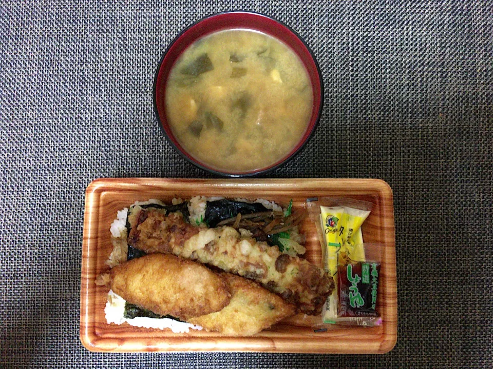 タルタルのり弁当•味噌汁|ばーさんさん