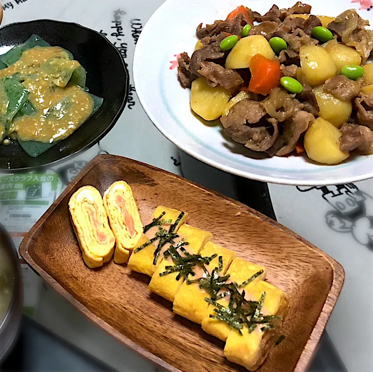 肉じゃが&明太玉子焼き&刺身こんにゃく&お味噌汁
な夕食|mogumogu1.11さん