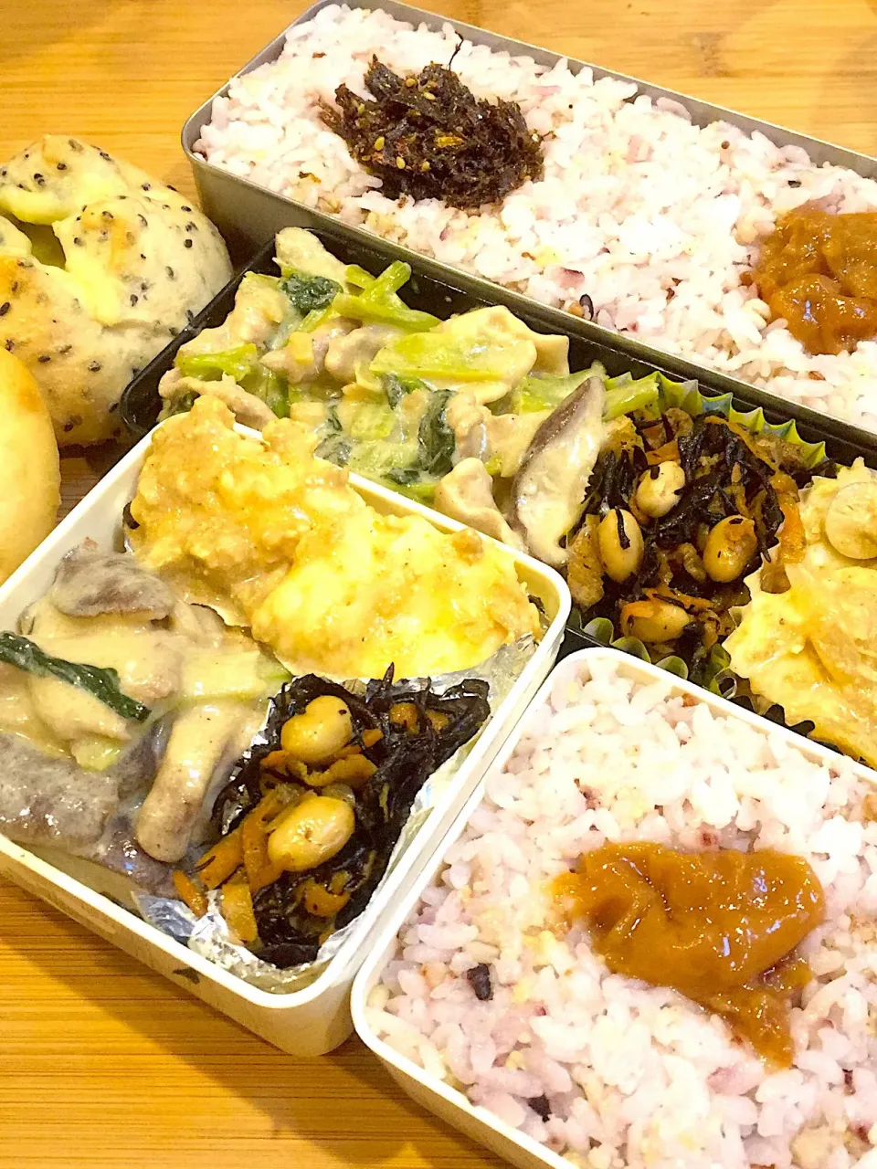 10/17の息子くん&お姉ちゃん弁当🍱
息子くん車内用朝ごぱん🥐
 #弁当  #あさごぱん|ままみさん