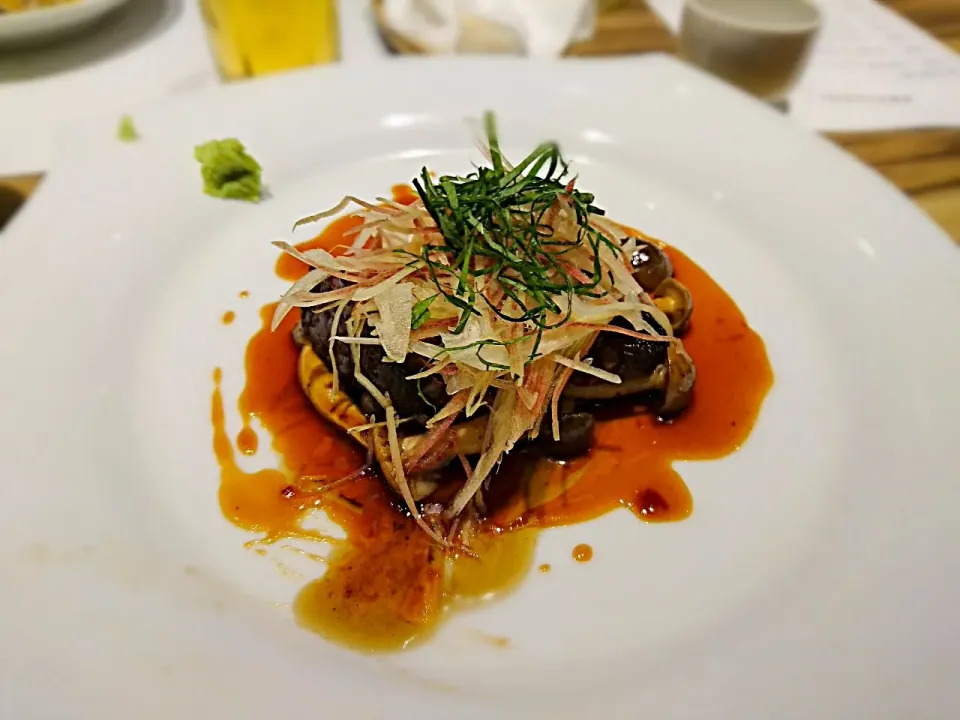 金沢に社員旅行初日の晩御飯🌃🍴
まぐろ頬肉のステーキ🐟
@のどぐろ料理と北陸の地酒　せん 金沢駅前店|yokoさん