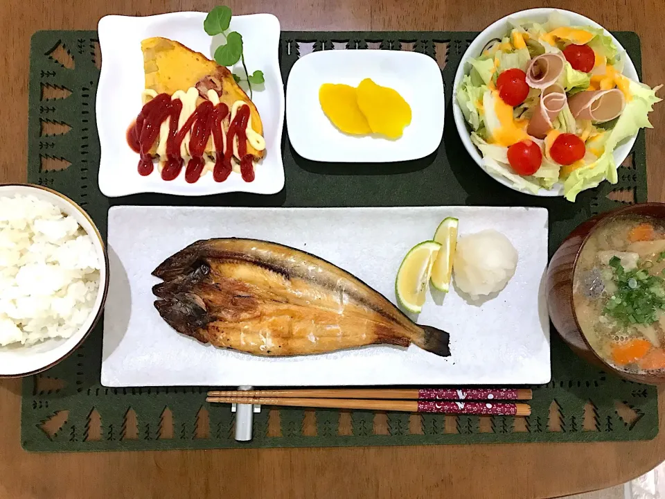 Snapdishの料理写真:ほっけの干物定食|ゆうかさんさん