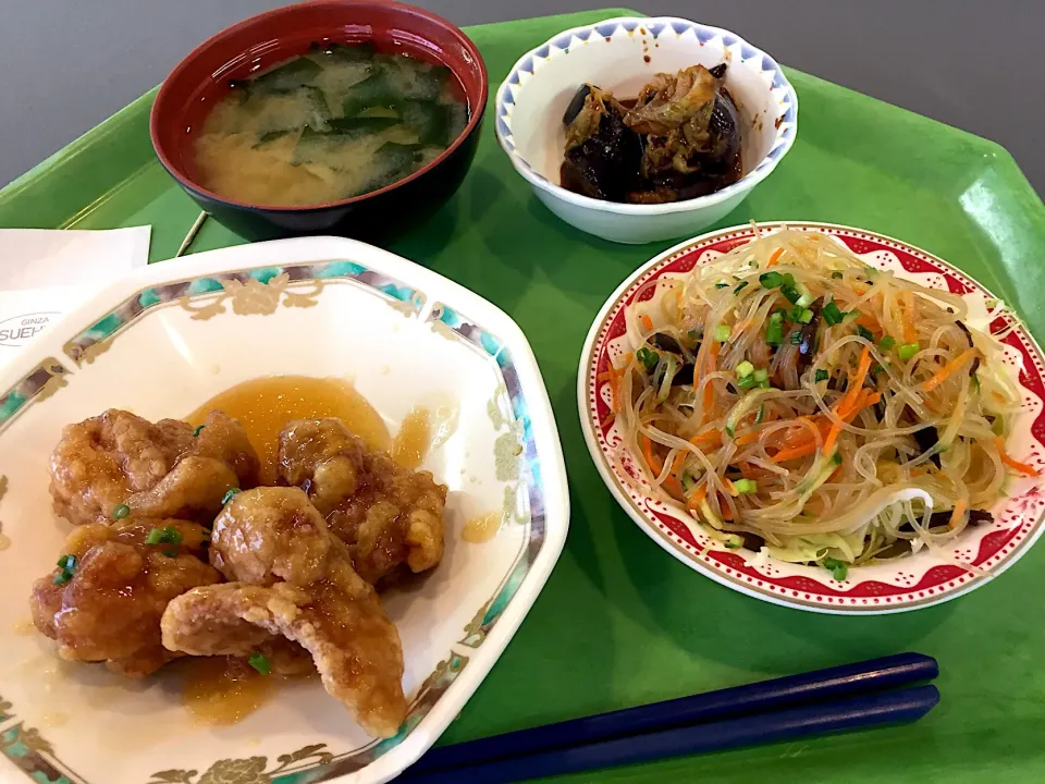 若鶏の唐揚みぞれ煮、なすとキャベツの味噌炒め、春雨とキャベツのサラダ、味噌汁|Tadahiko Watanabeさん