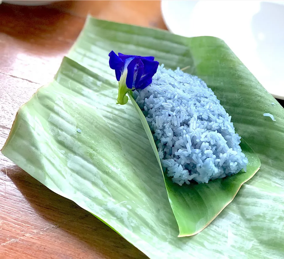 Boiled Sticky rice served in Banana leaf @ Banana farm, Kanchanaburi.|Chalinee Kalyanamitraさん