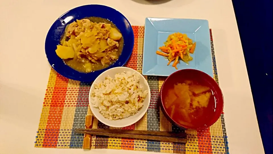 Snapdishの料理写真:今日の夕食 ダシダの肉じゃが、切り干し大根の煮物、麦ご飯、大根の味噌汁|pinknari🐰🌈さん