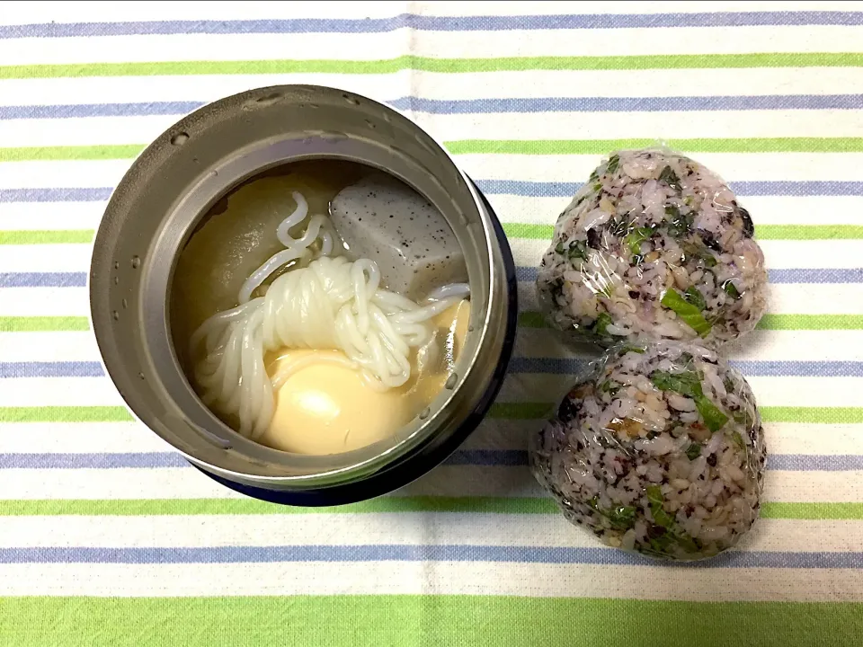 Snapdishの料理写真:おでん🍢大葉とゆかりの十六穀米のおにぎり|jackybeanさん