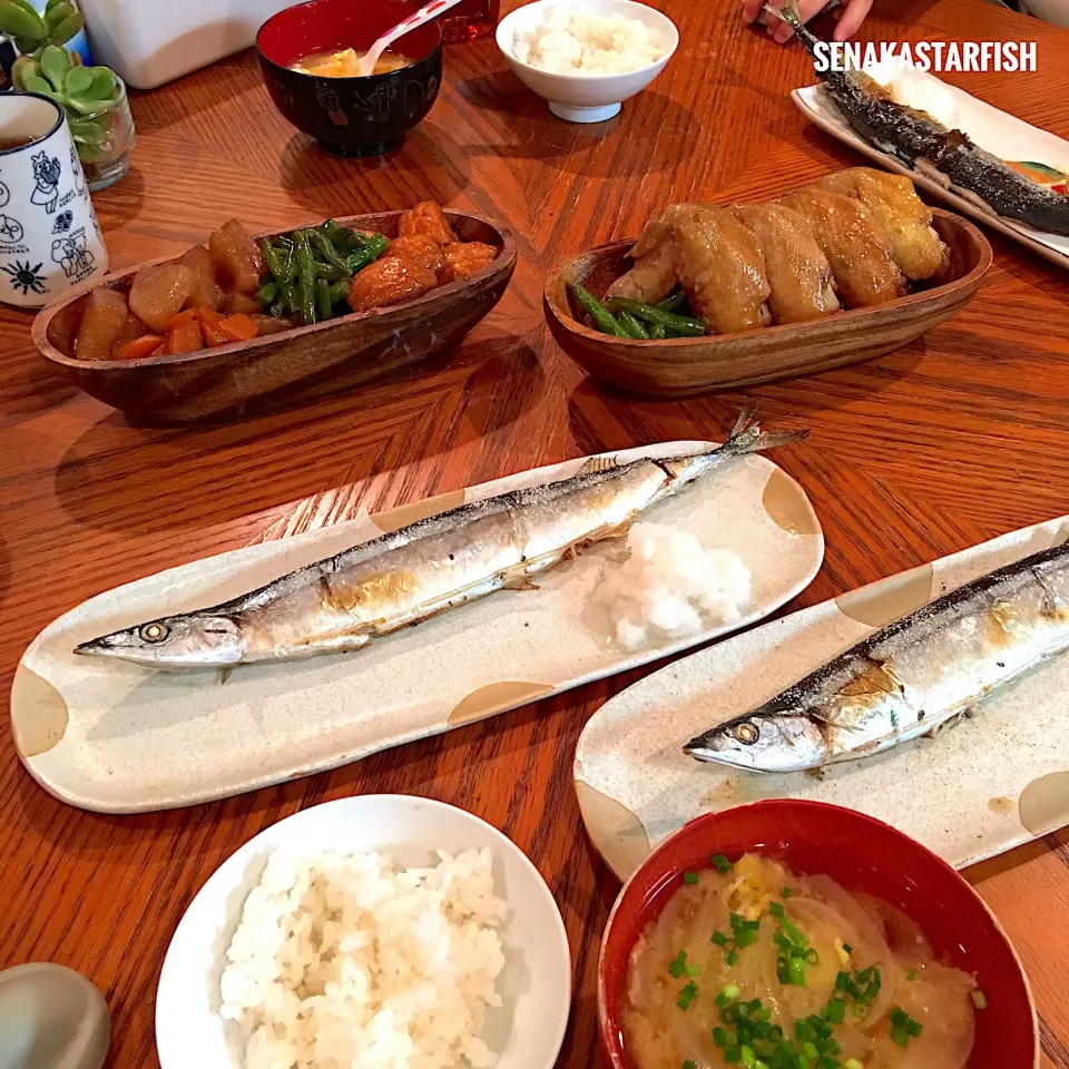 秋刀魚の塩焼き 鶏手羽 大根の煮物 たまねぎとたまごのお味噌汁 土鍋ごはん 大根の酢漬|愛さん