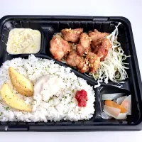 Snapdishの料理写真:カレー屋さんの唐揚げ弁当|ちょこ。さん