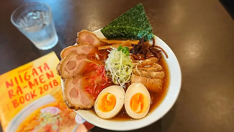 キラリボシ キラリ醤油ラーメン|ミナミ ヒロヤさん