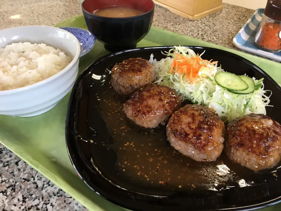 肉増しハンバーグ定食|PegaOさん