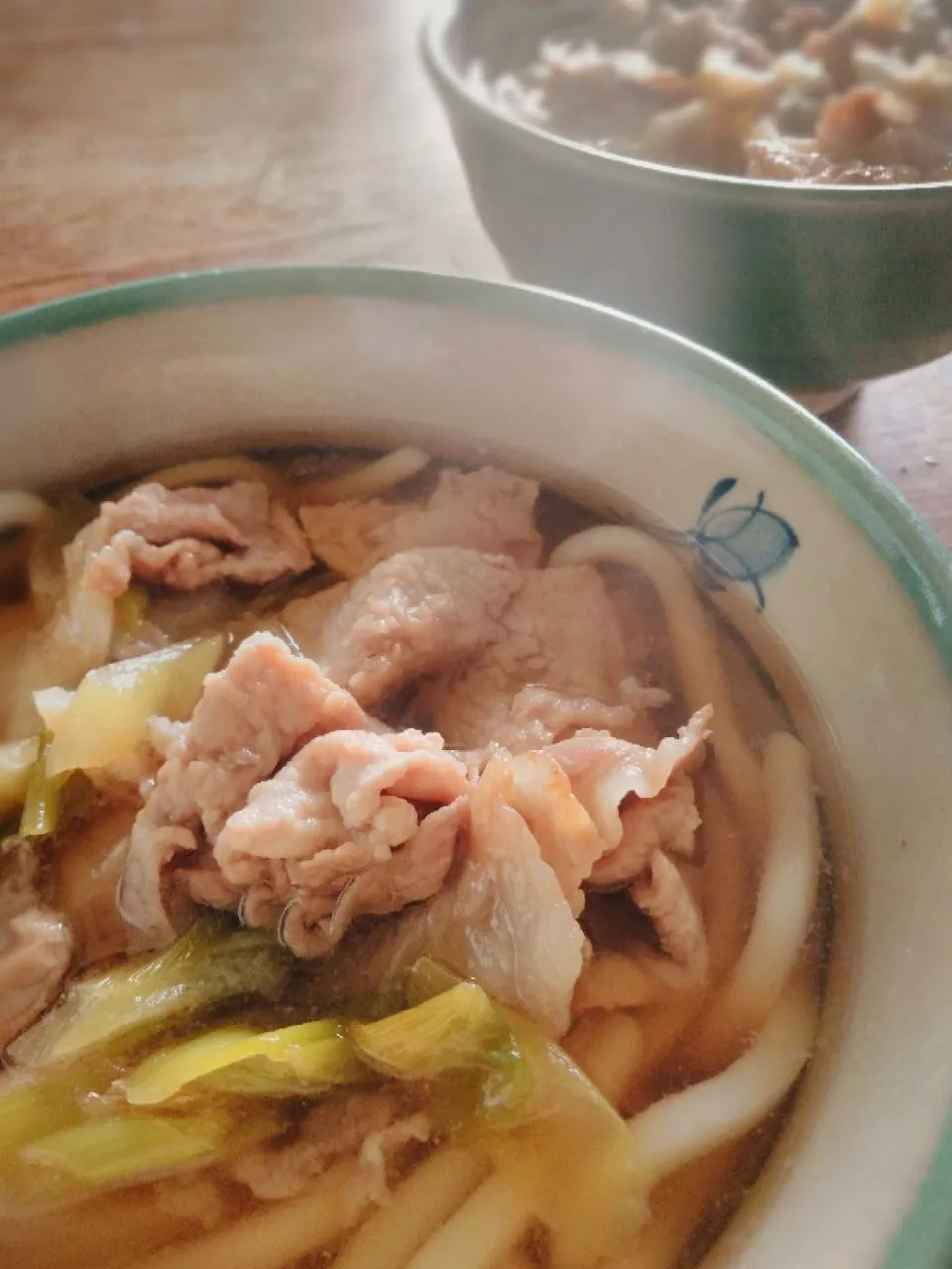 休日のお昼ご飯
・豚バラで肉うどん|akiさん