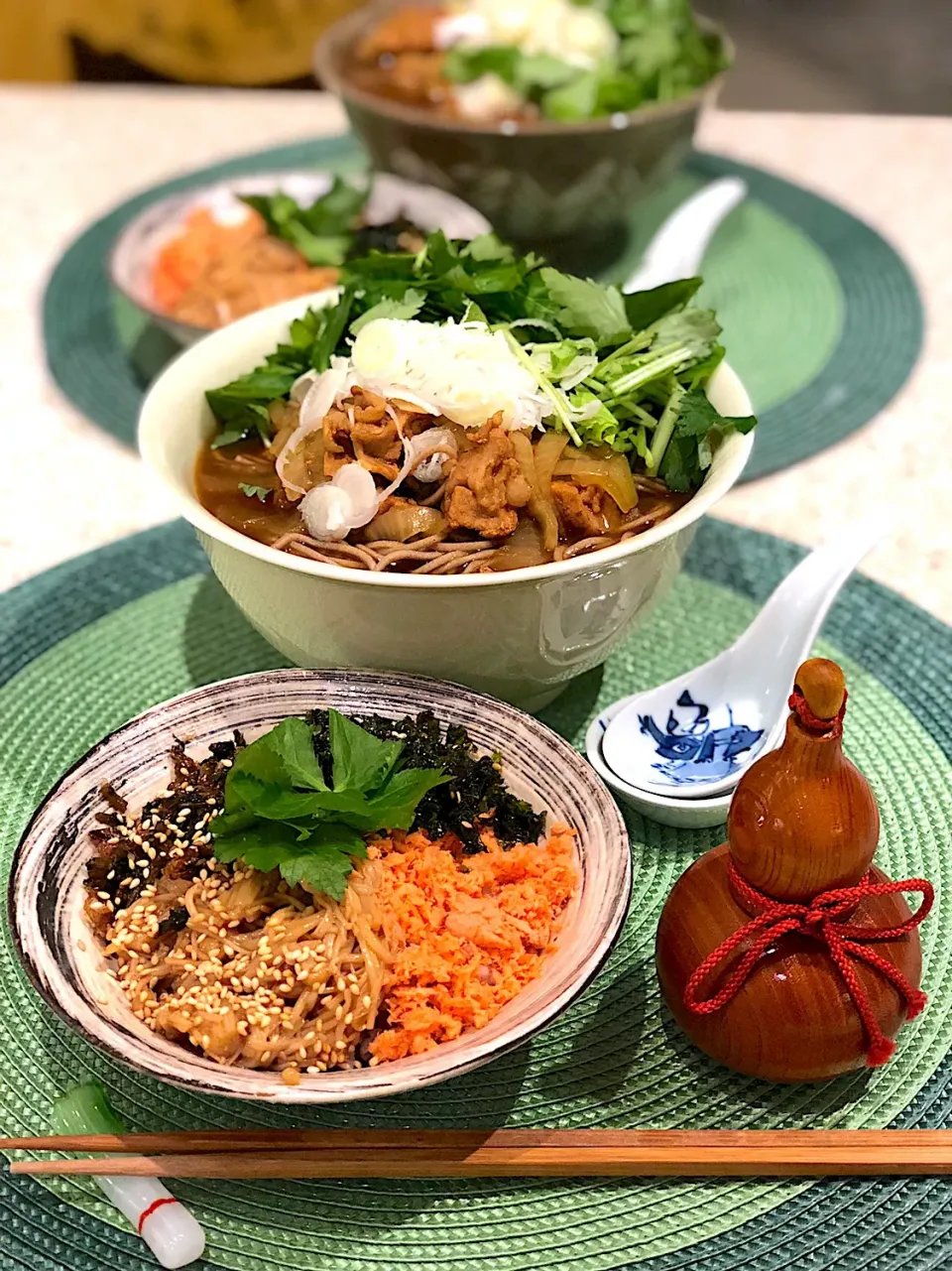 カレー蕎麦と四色丼|Mayumiさん