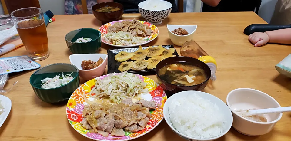 Snapdishの料理写真:生姜焼き、長芋チーズ焼き、大根サラダ、手羽先風もも焼き|みーさん