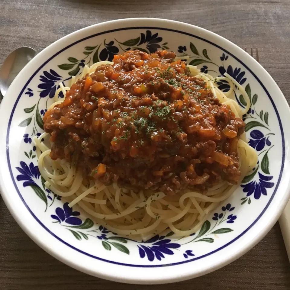 Snapdishの料理写真:ミートソースソーススパゲッティ🍝＊ #ミートソーススパゲッティ #パスタ#ミートソース#ソースたっぷり|sayakaさん