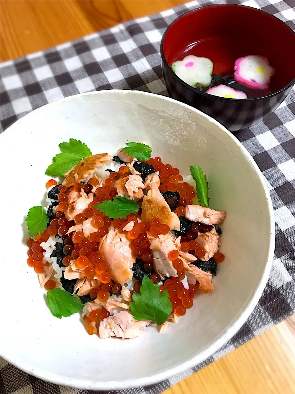 鮭とイクラの親子丼【sayaさんの料理 いくら丼】&お吸い物|sayaさん