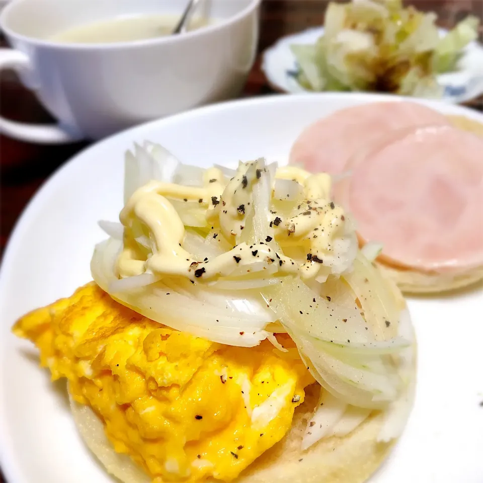 親子丼なイングリッシュマフィンサンド|あーるさん