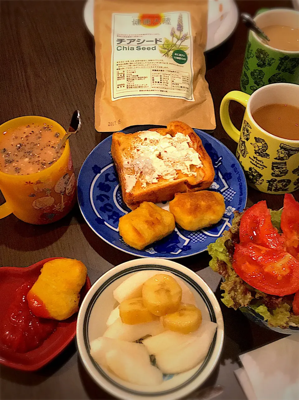 Snapdishの料理写真:チーズパンのトースト🍞 🧀   チキンナゲット  サラダ🥗  和梨&フローズンバナナ🍌  ヨーグルト&チアシード入り野菜フルーツミックスジュース🍹  カフェオレ☕️|ch＊K*∀o(^^*)♪さん